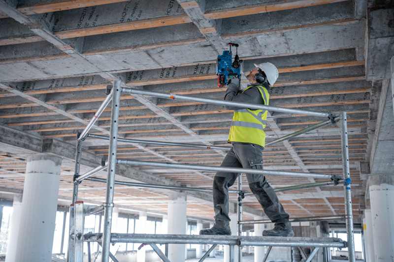 BOSCH Akku-Bohrhammer mit SDS plus GBH 18V-28 C in L-BOXX