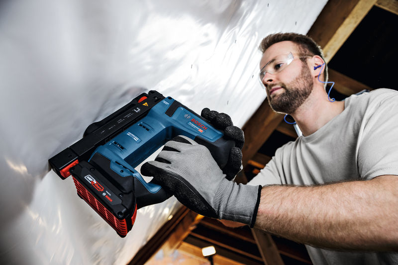 BOSCH Akku-Holzklammerer GTH 18V-14 in L-BOXX