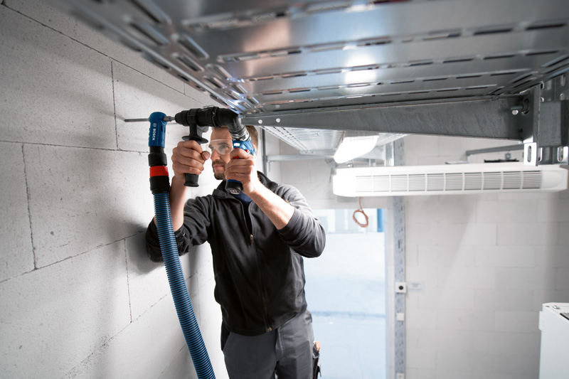 BOSCH Akku-Bohrschrauber GSR 12V-35 FC + 2 x Akku 3,0 Ah Adapter in L-BOXX