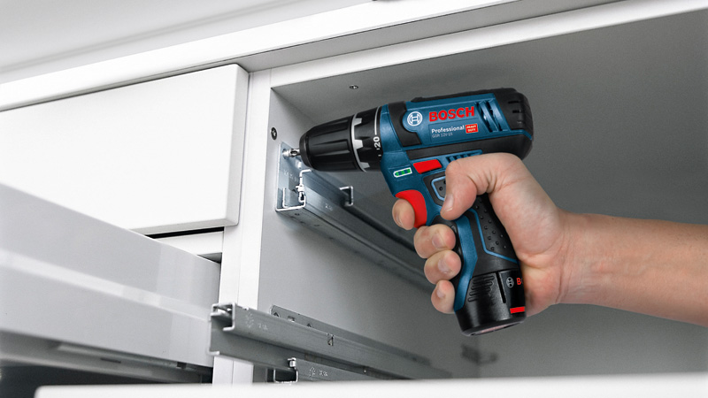 BOSCH Akku-Bohrschrauber GSR 12V-15, 2 Akku GBA 12V 2.0Ah, Ladg. u. L-BOXX