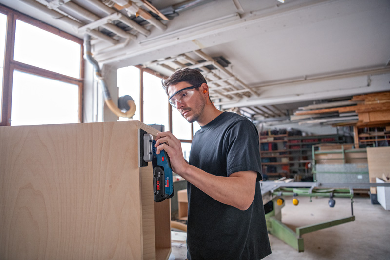 BOSCH Akku-Schwingschleifer GSS 18V-13 Professional BOSCH Akku-Schwingschleifer GSS 18V-13 Professional