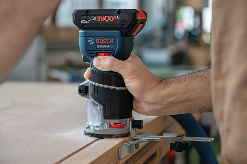 BOSCH Akku-Kantenfräse GKF 18V-8, L-BOXX 238