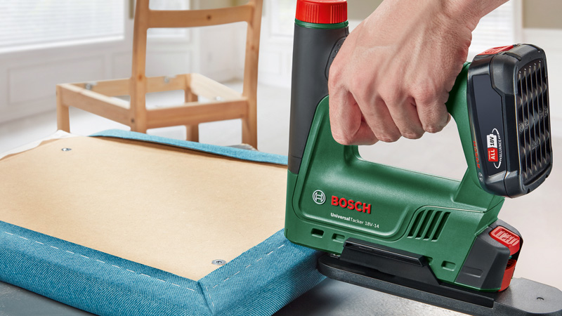 BOSCH Akku-Tacker UniversalTacker 18V-14 mit 1000 Klammern und Papierabstandshalter BOSCH Akku-Tacker UniversalTacker 18V-14 mit 1000 Klammern und Papierabstandshalter