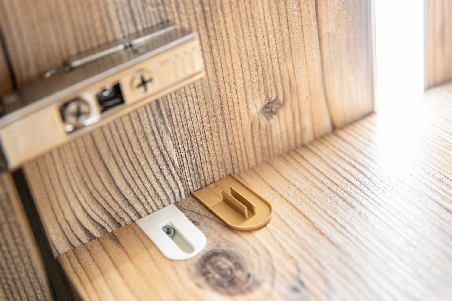 LAMELLO Cabineo Abdeckkappe, 100 Stück, RAL 8007 rehbraun, Buche LAMELLO Cabineo Abdeckkappe, 100 Stück, RAL 8007 rehbraun, Buche