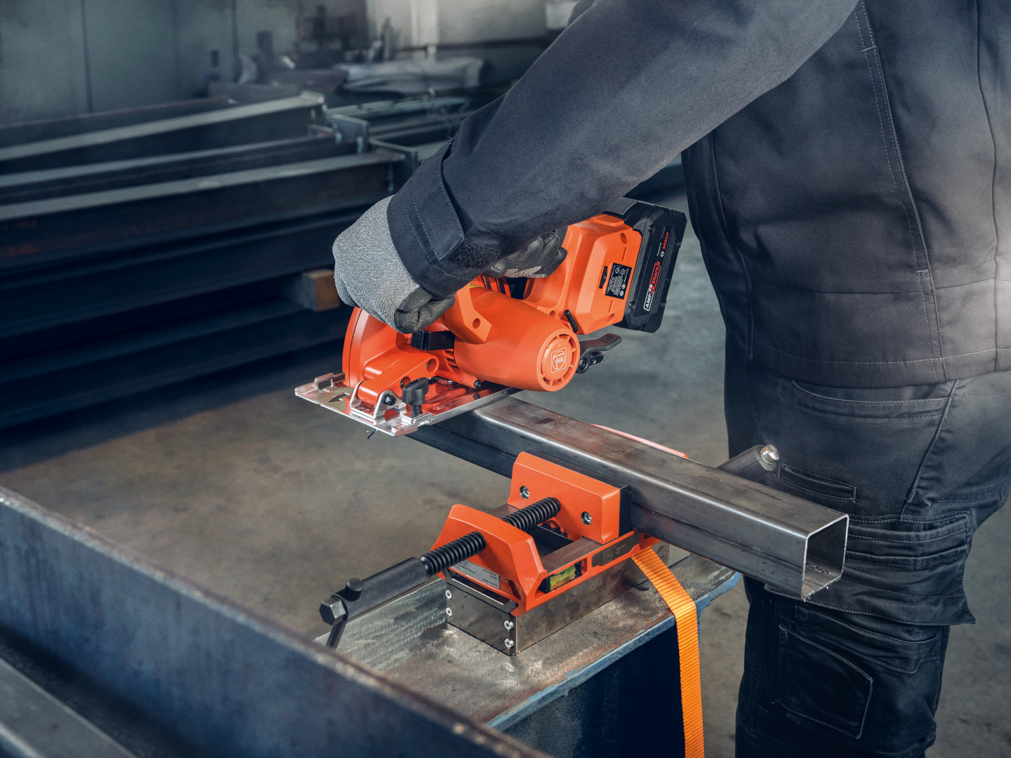 FEIN FEIN Kompakte Akku-Handkreissäge für Metall F-IRON Cut 57 AS FEIN FEIN Kompakte Akku-Handkreissäge für Metall F-IRON Cut 57 AS