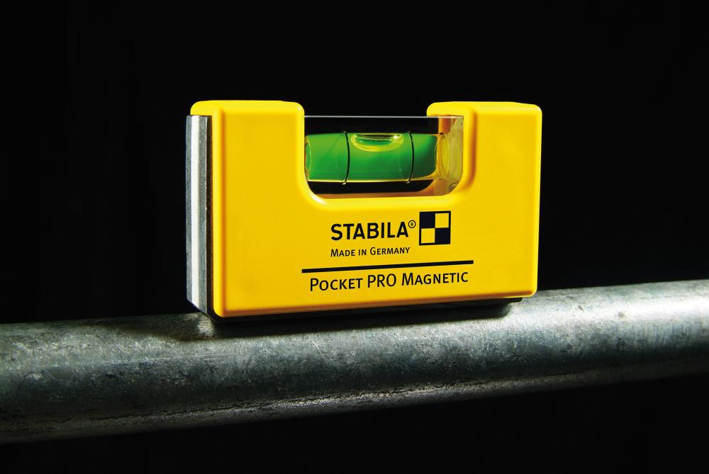 STABILA Mini-Wasserwaage Pocket PRO Magnetic mit Gürtel-Clip, 7 cm, starker Seltenerd-Magnet, 1 Horizontal-Libelle, Made in Germany