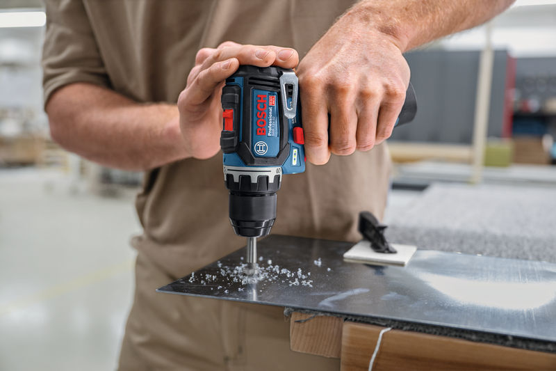 BOSCH Akku-Bohrschrauber GSR 12V-32, 2 x GBA 12V 2.0Ah, Werkzeugtasche