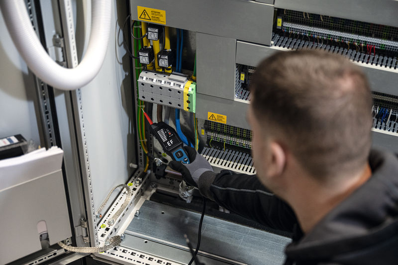BOSCH EXPERT Spannungsprüfer EXVT1000-17
