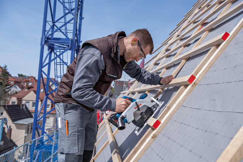 BOSCH Akku-Handkreissäge GKS 18V-57-2, 2 x ProCore 5.5 Ah + GAL 1880 CV in L-BOXX