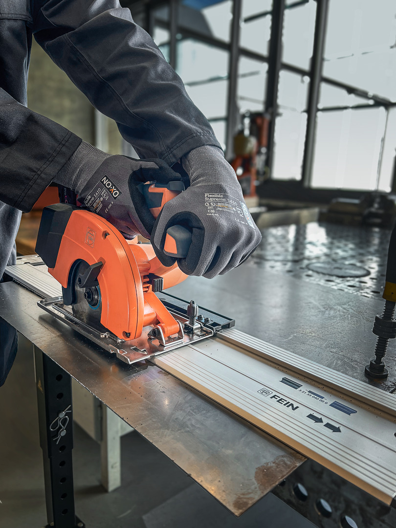 FEIN Kompakte Akku-Handkreissäge für Metall F-IRON Cut 57 AS Set 2 x 8 Ah