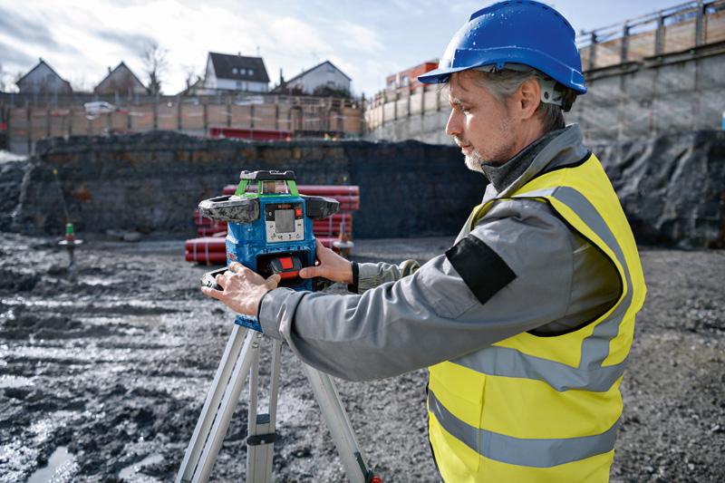 BOSCH Rotationslaser GRL 650 CHVG mit Baustativ BT 300 HD