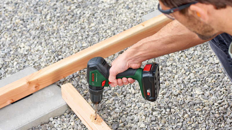 BOSCH Akku-Bohrschrauber UniversalImpact 18V-60, 2 x Akku PBA 18V 2.0Ah, Tragekoffer