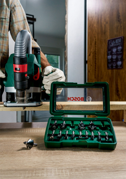 BOSCH 15-teiliges HM-Fräser-Set (8 mm Schaft) BOSCH 15-teiliges HM-Fräser-Set (8 mm Schaft)