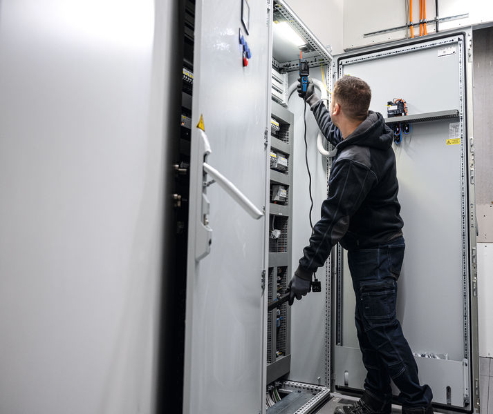 BOSCH EXPERT Spannungsprüfer EXVT1000-17