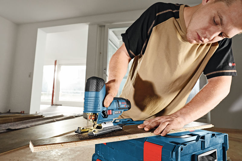 BOSCH Akku-Stichsäge GST 12V-70 in L-BOXX