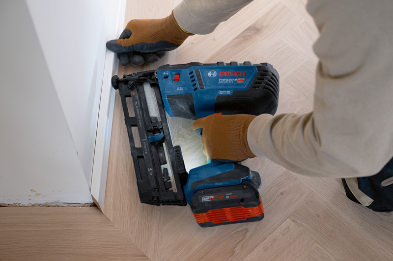 BOSCH Akku-Holznagler GNH 18V-64-2, im Karton BOSCH Akku-Holznagler GNH 18V-64-2, im Karton