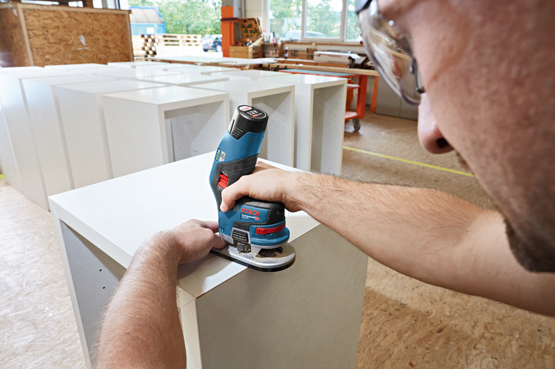BOSCH Akku-Kantenfräse GKF 12V-8 in Karton