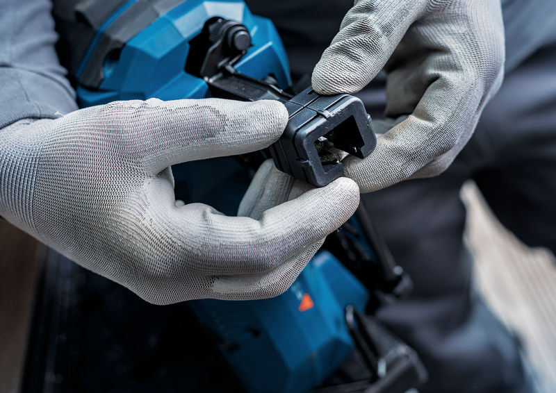 BOSCH Akku-Nagler EXNH18V-90MD in XL-BOXX
