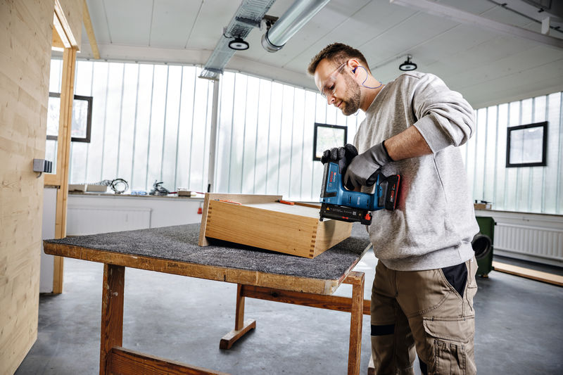 BOSCH Akku-Holznagler GNH 18V-35