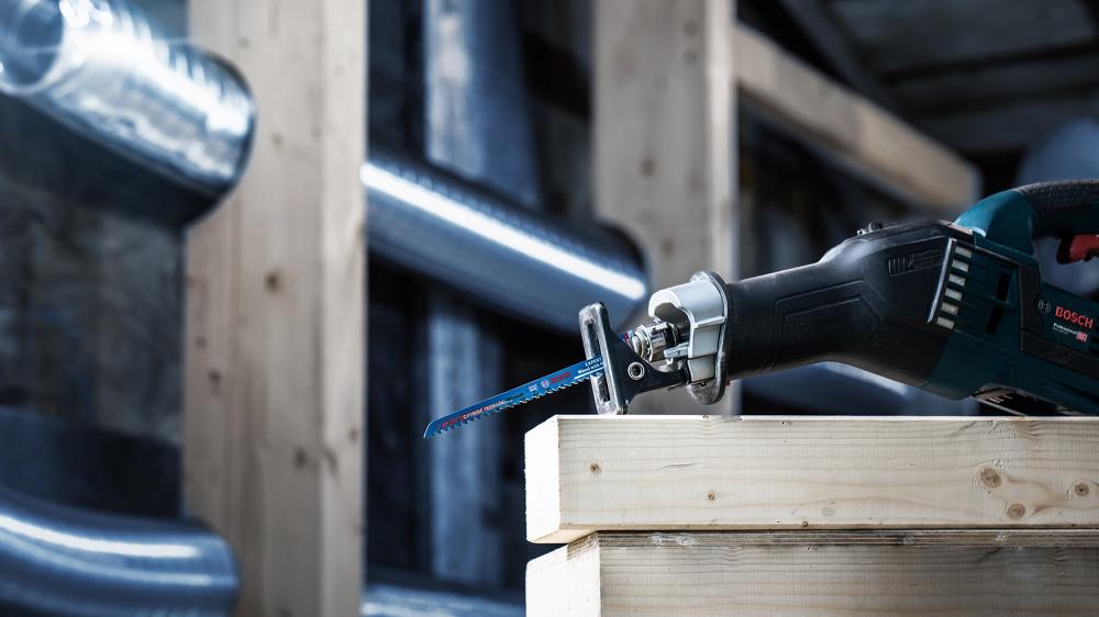 BOSCH EXPERT S715LHM Wood with Metal Säbelsägeblatt BOSCH EXPERT S715LHM Wood with Metal Säbelsägeblatt