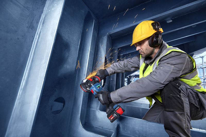 BOSCH EXPERT Akku-Winkelschleifer EXWX18V-15S, 2 x EXBA18V-80