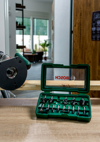 BOSCH 15-teiliges HM-Fräser-Set (8 mm Schaft)