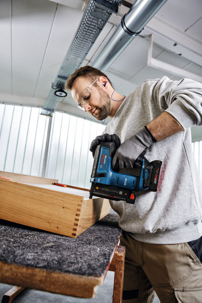 BOSCH Akku-Holznagler GNH 18V-35
