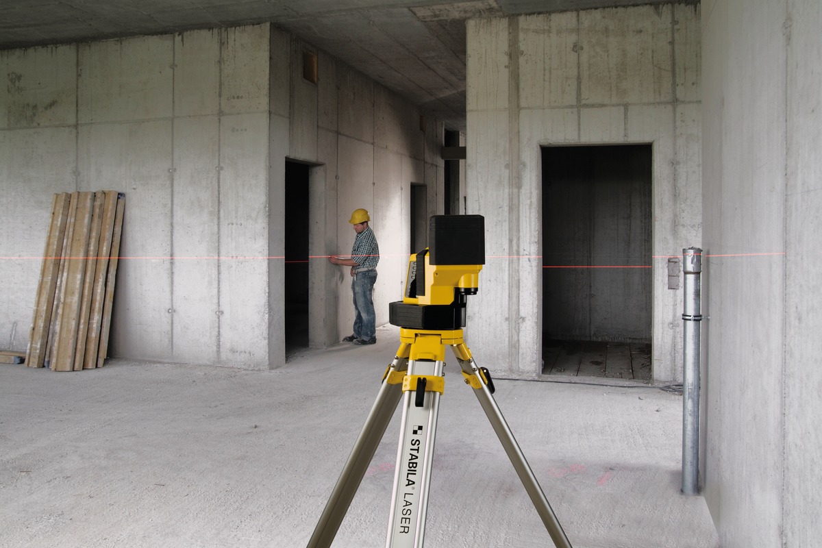 STABILA Kreuzlinienlaser LA 180 L, selbstnivellierend, 3 Vertikal-Linien, 1 Horizontal-Linie, Lotfunktion, Reichweite (sichtbare Linie): 20 m, Laser-Empfänger, Tragekoffer STABILA Kreuzlinienlaser LA 180 L, selbstnivellierend, 3 Vertikal-Linien, 1 Horizontal-Linie, Lotfunktion, Reichweite (sichtbare Linie): 20 m, Laser-Empfänger, Tragekoffer