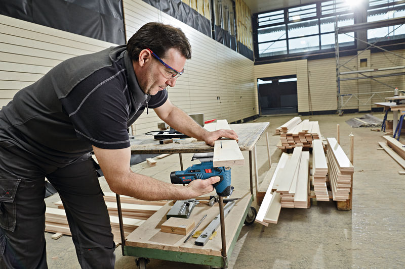 BOSCH Akku-Stichsäge GST 12V-70 in L-BOXX