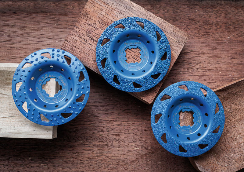 BOSCH EXPERT Multi Material Carbide-Topfscheibe fein, schräg, X-LOCK, 115 mm, 22,23 mm