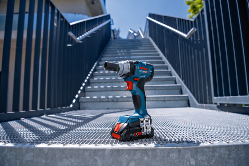 BOSCH Akku-Drehschlagschrauber GDS 18V-330 HC, L-BOXX 136, 2 x Akku ProCORE18V 4.0Ah