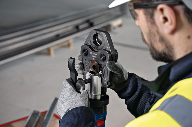 BOSCH Akku-Presswerkzeug GPT 18V-32, 1 x XL-BOXX, Kit TH