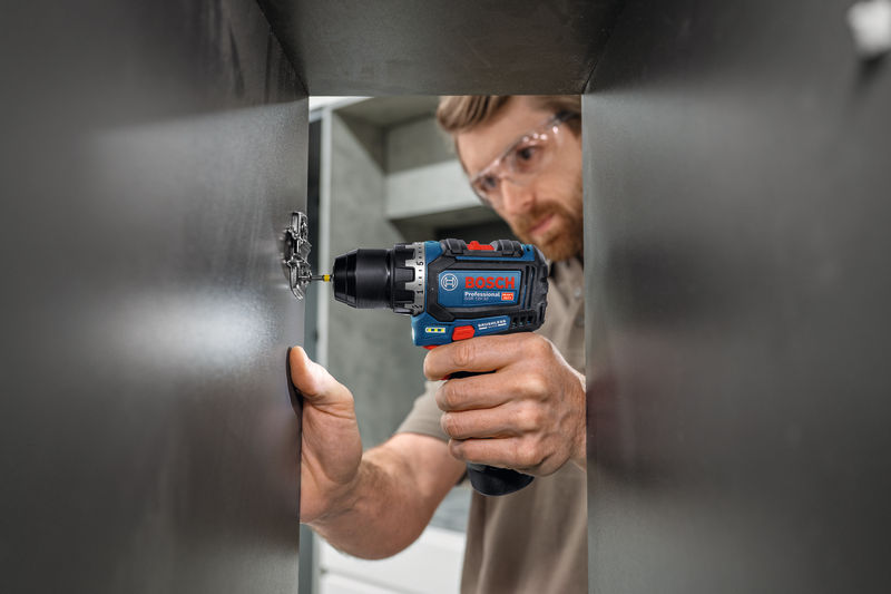 BOSCH Akku-Bohrschrauber GSR 12V-32, 1x GBA 12V 2.0Ah, 1x GBA 12V 4.0Ah, L-BOXX