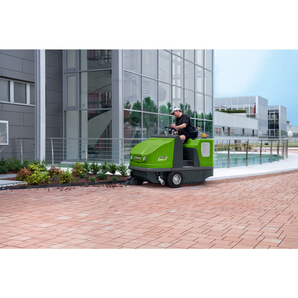 Cleancraft Aufsitz-Kehrsaugmaschine AUKM 900