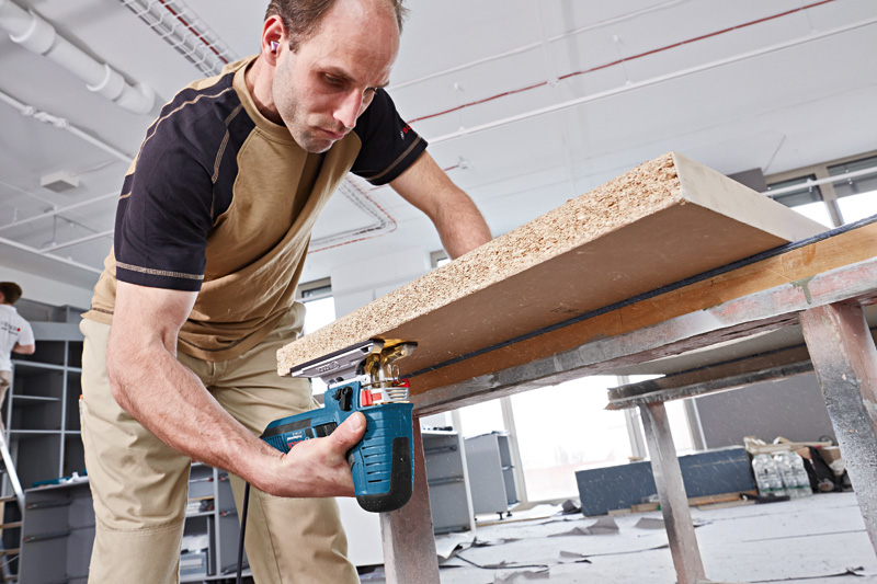 BOSCH Stichsäge GST 160 CE in L-BOXX
