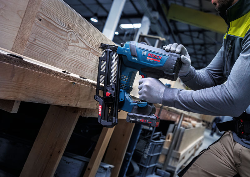 BOSCH Akku-Holznagler EXNH18V-90R in XL-BOXX BOSCH Akku-Holznagler EXNH18V-90R in XL-BOXX