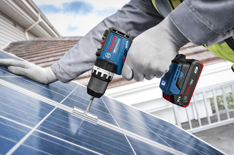 BOSCH Akku-Schlagbohrschrauber GSB18V-52, 2 x Akku GBA 18V 2.0Ah in L-Case BOSCH Akku-Schlagbohrschrauber GSB18V-52, 2 x Akku GBA 18V 2.0Ah in L-Case