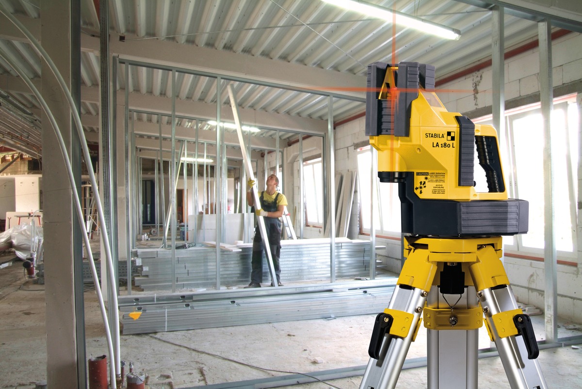STABILA Kreuzlinienlaser LA 180 L, selbstnivellierend, 3 Vertikal-Linien, 1 Horizontal-Linie, Lotfunktion, Reichweite (sichtbare Linie): 20 m, Laser-Empfänger, Tragekoffer STABILA Kreuzlinienlaser LA 180 L, selbstnivellierend, 3 Vertikal-Linien, 1 Horizontal-Linie, Lotfunktion, Reichweite (sichtbare Linie): 20 m, Laser-Empfänger, Tragekoffer