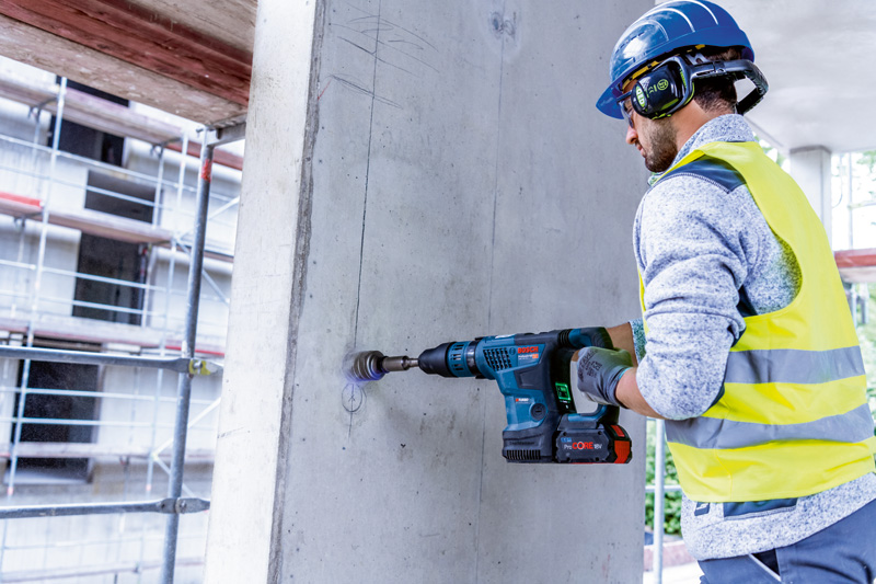 BOSCH Akku-Bohrhammer BITURBO GBH 18V-36 C mit Zubehör-Set