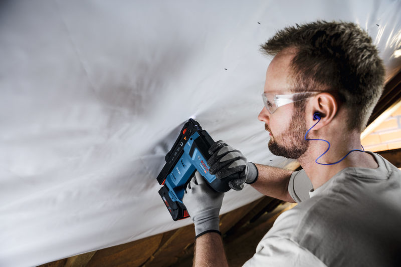 BOSCH Akku-Holzklammerer GTH 18V-14