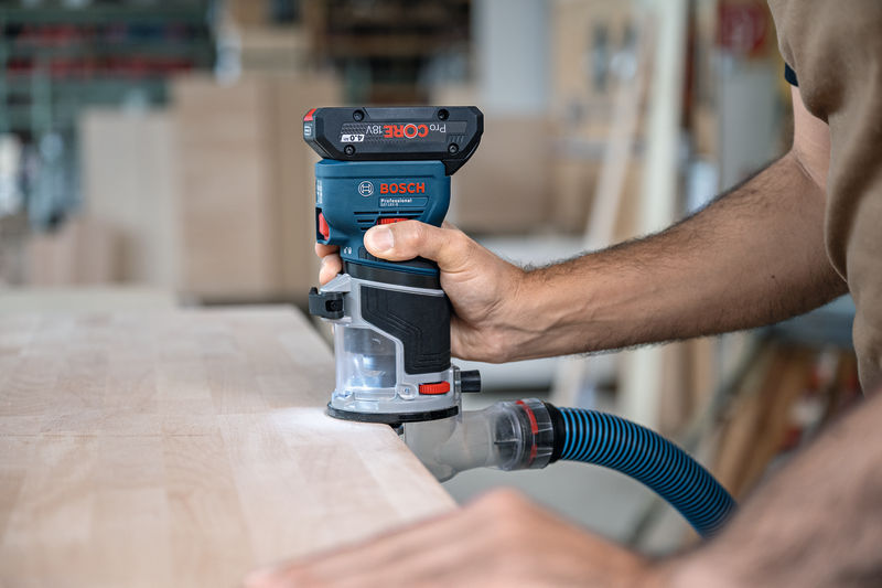 BOSCH Akku-Kantenfräse GKF 18V-8, L-BOXX 238