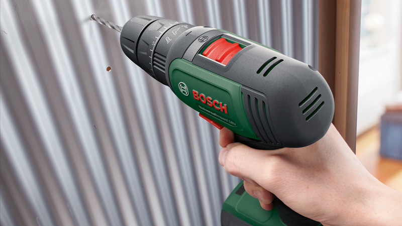 BOSCH Akku-Bohrschrauber UniversalImpact 18V, 2 x Akku PBA 18V 1.5Ah, Tragekoffer